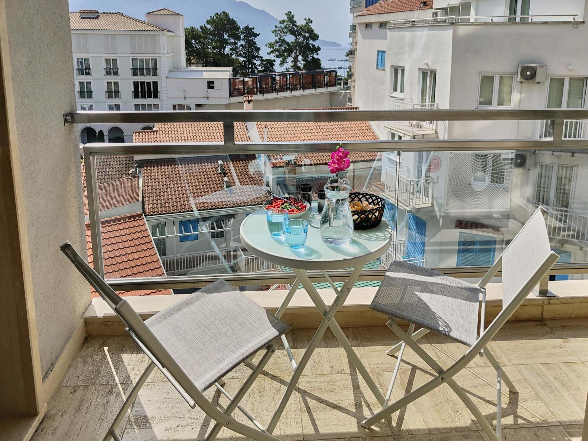 Montesun Fontana Apartments Budva Exteriör bild